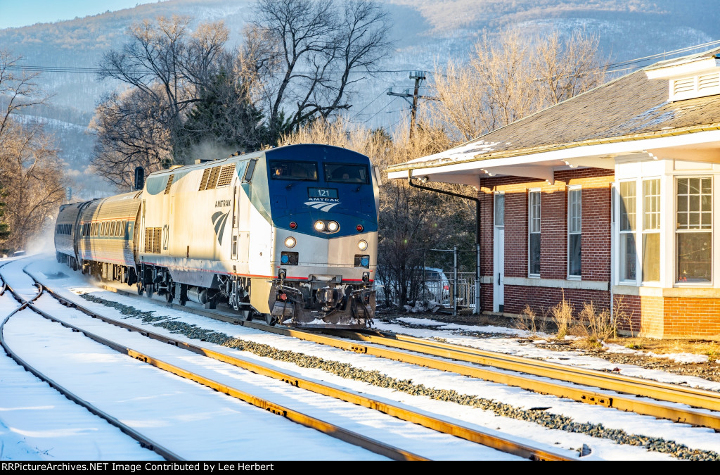 AMTK 121 on a late day's run